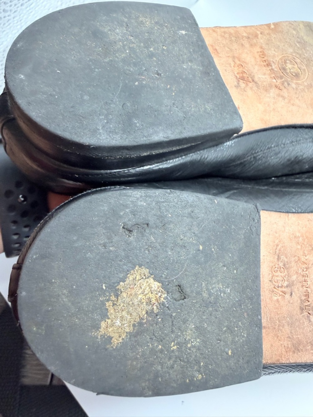 CHANEL Black and Cream Leather Cap-Toe Ballet Flats with CC Logo - Picture 8 of 16